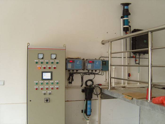 自(zì)動加礬設備